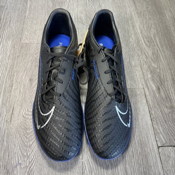 Athletic_Shoes